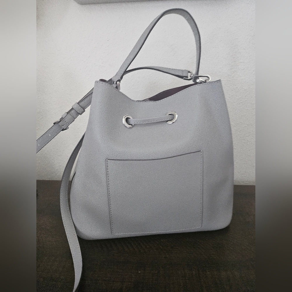 Kate Spade New York Grey Pebbled Leather Adgustible Strap Bucket Bag Crossbody. - Picture 7 of 14